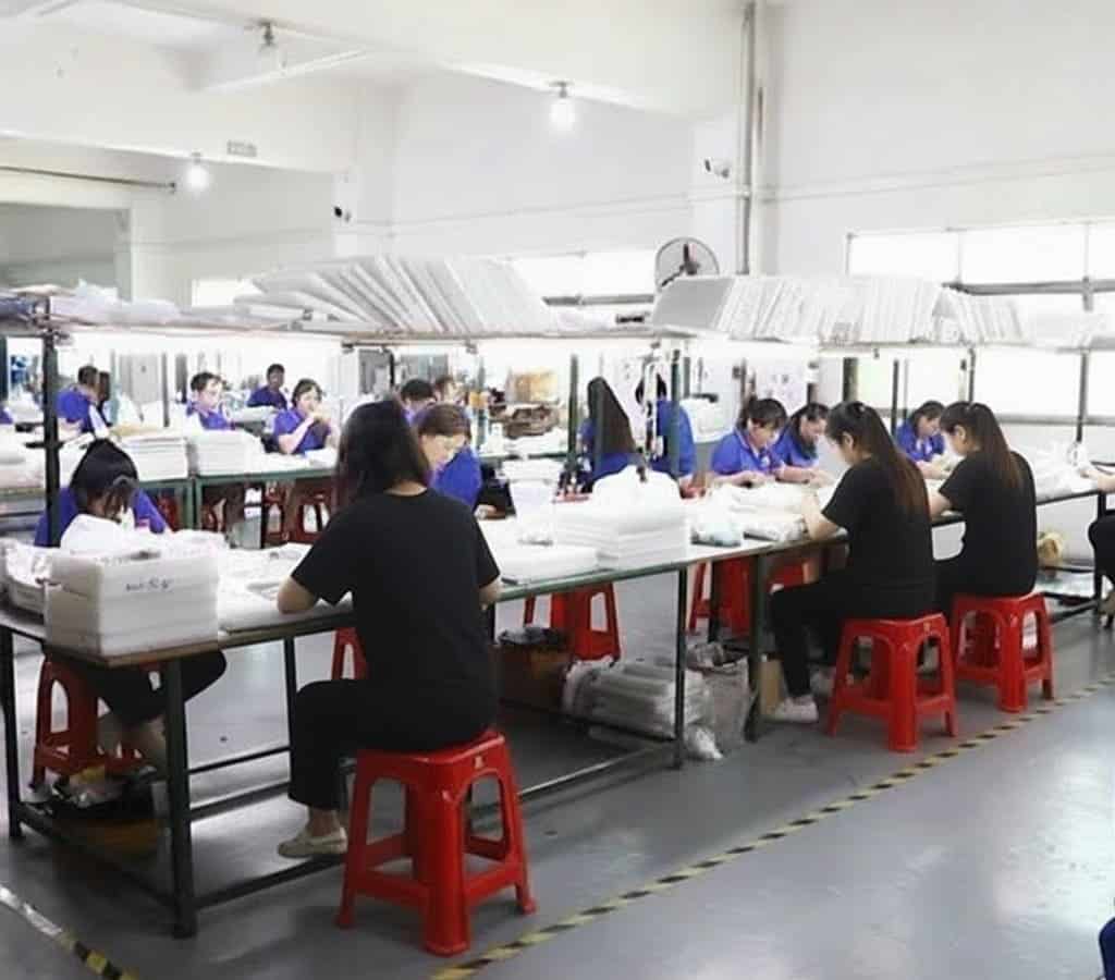 Precision jewelry manufacturing line for stainless steel 316L and silver rings at Lonsin factory.