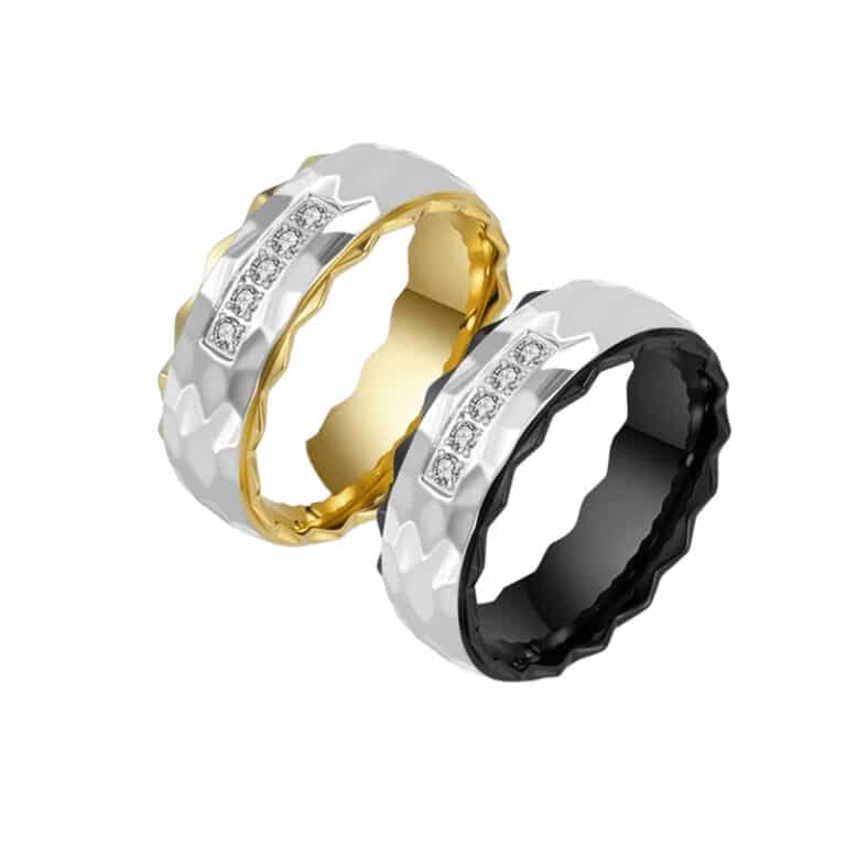 Two-tone hammered matching rings with stone setting and gear edge; China B2B jewelry OEM.
